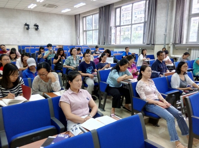 1505435831537462.jpg 初、高中支部党员观看政论专题片《将改革进行到底》.jpg